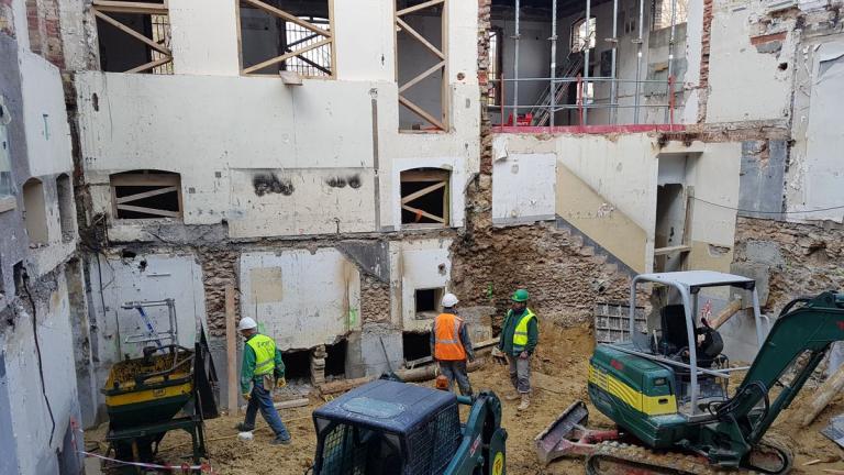 Avancée des travaux dans l'atrium au cœur du futur musée, en février 2018